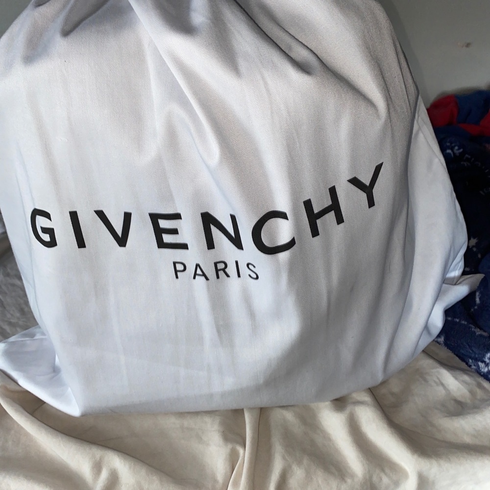 Givenchy bag - Picture 3 of 6